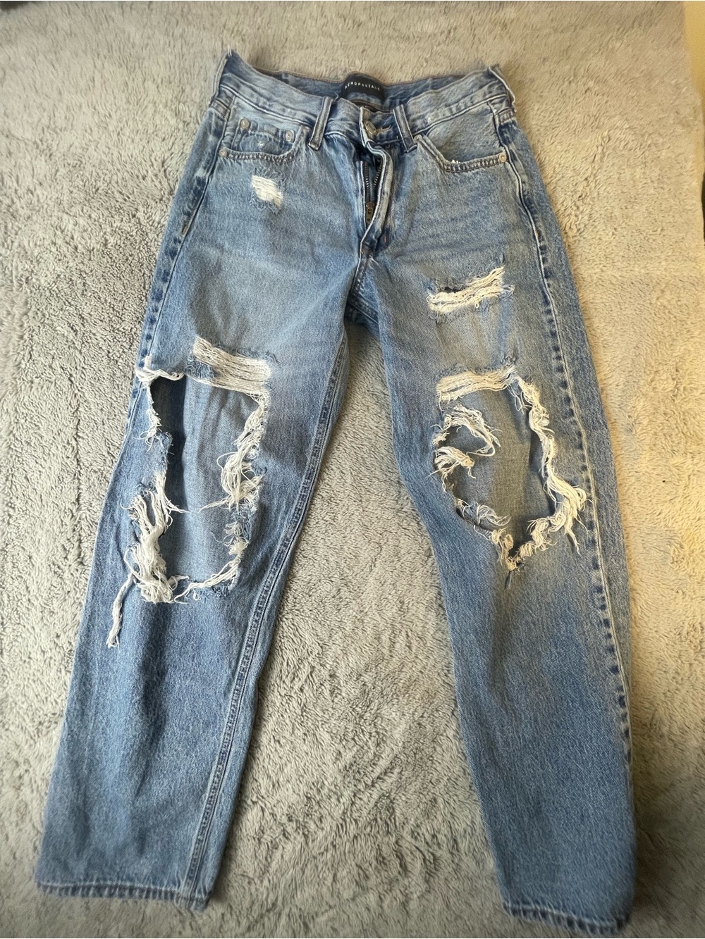 Aeropostale size 2 women Ripped Jeans